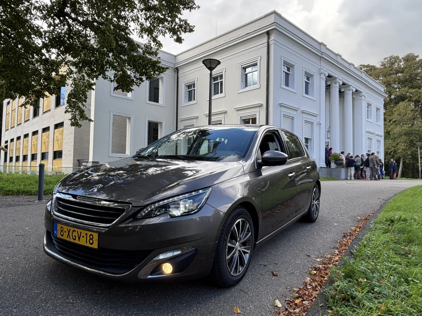 Peugeot 308 (2014) — foto 1