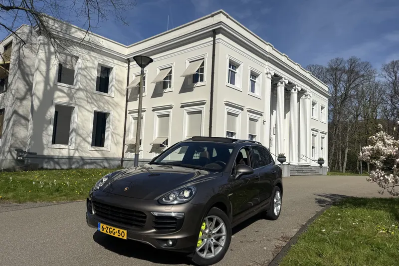 Porsche Cayenne (2015)