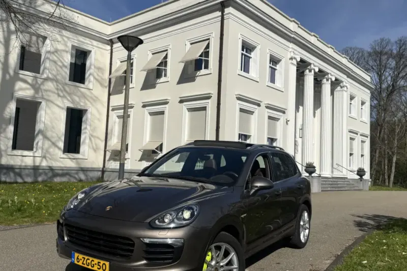 Porsche Cayenne (2015)