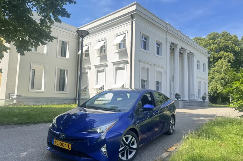 Toyota Prius (2016)