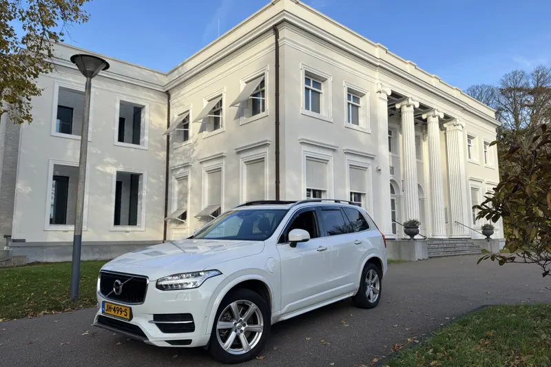 Volvo XC90 (2016)