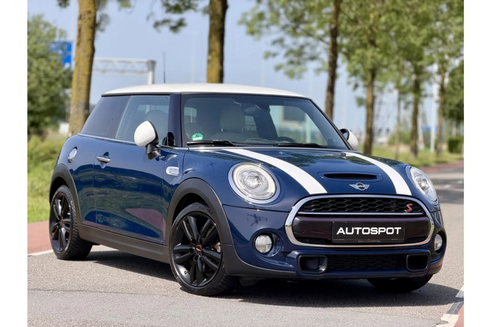 MINI Cooper S (2018) — foto 1