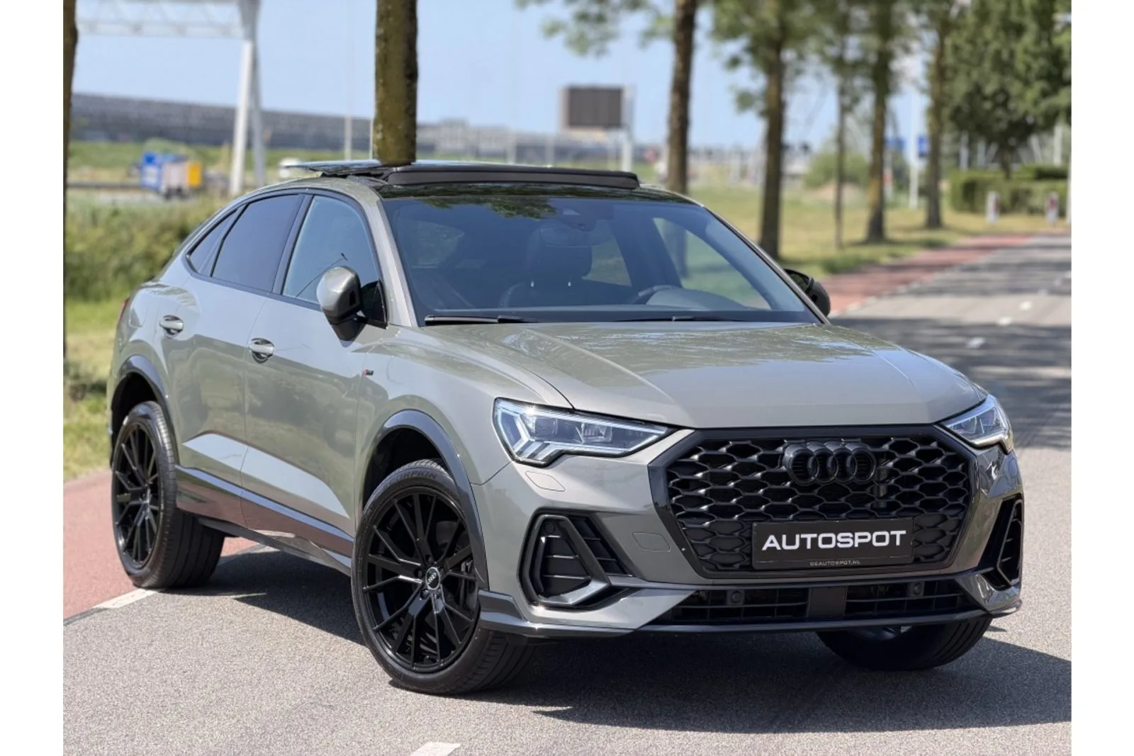 Audi Q3 (2021) — foto 1