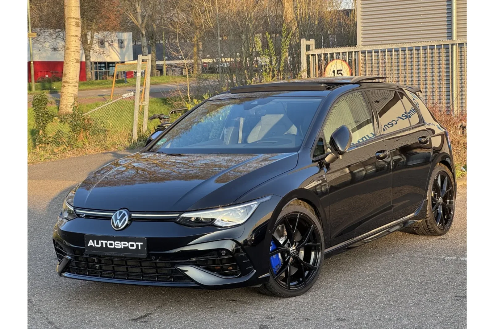 Volkswagen Golf (2021) — foto 1