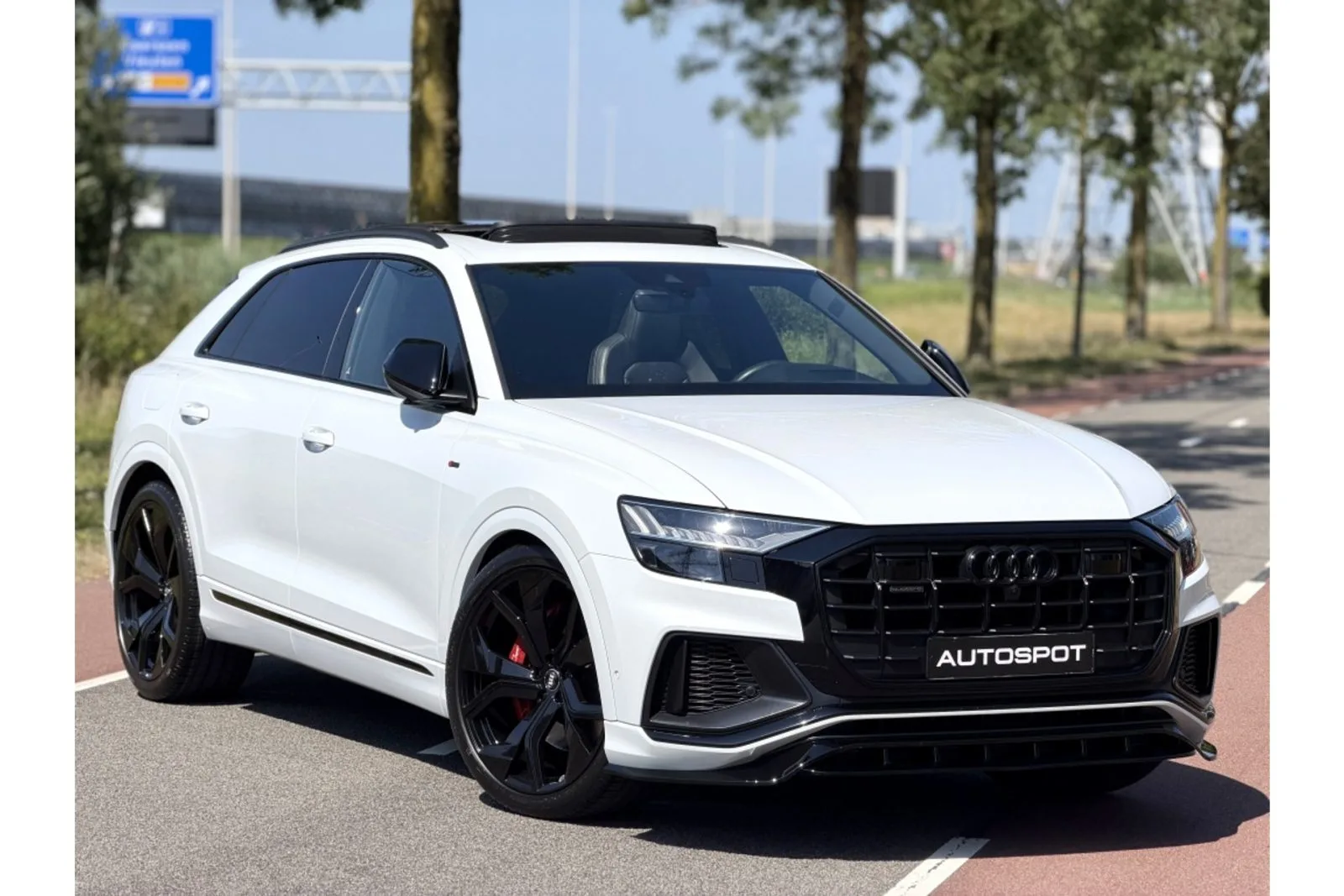 Audi Q8 (2021) — foto 1