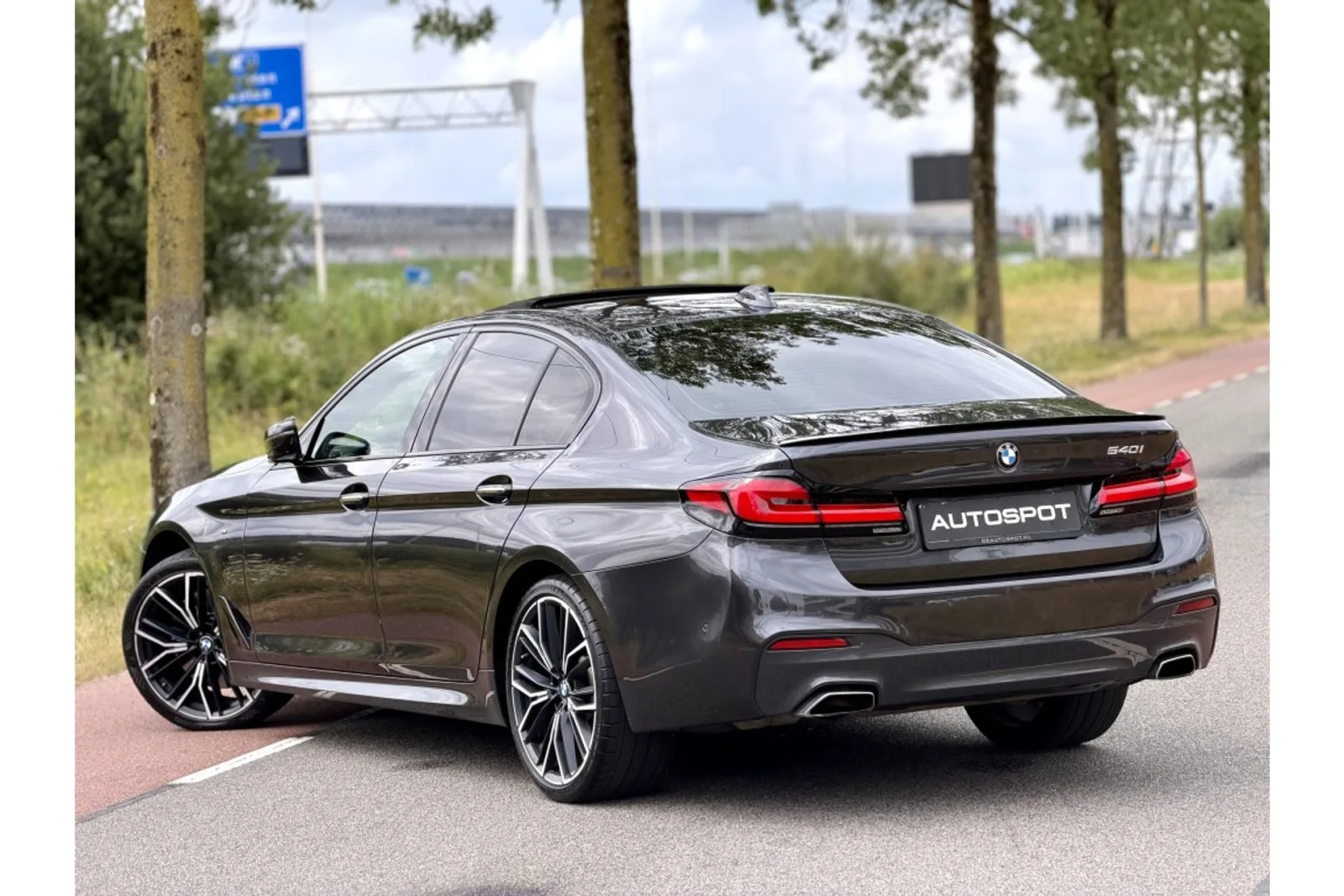 BMW 5-Serie (2017) — foto 1