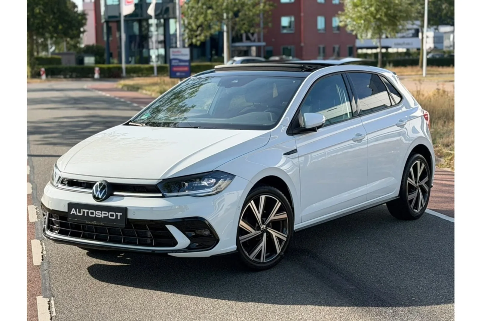 Volkswagen Polo (2024) — foto 1