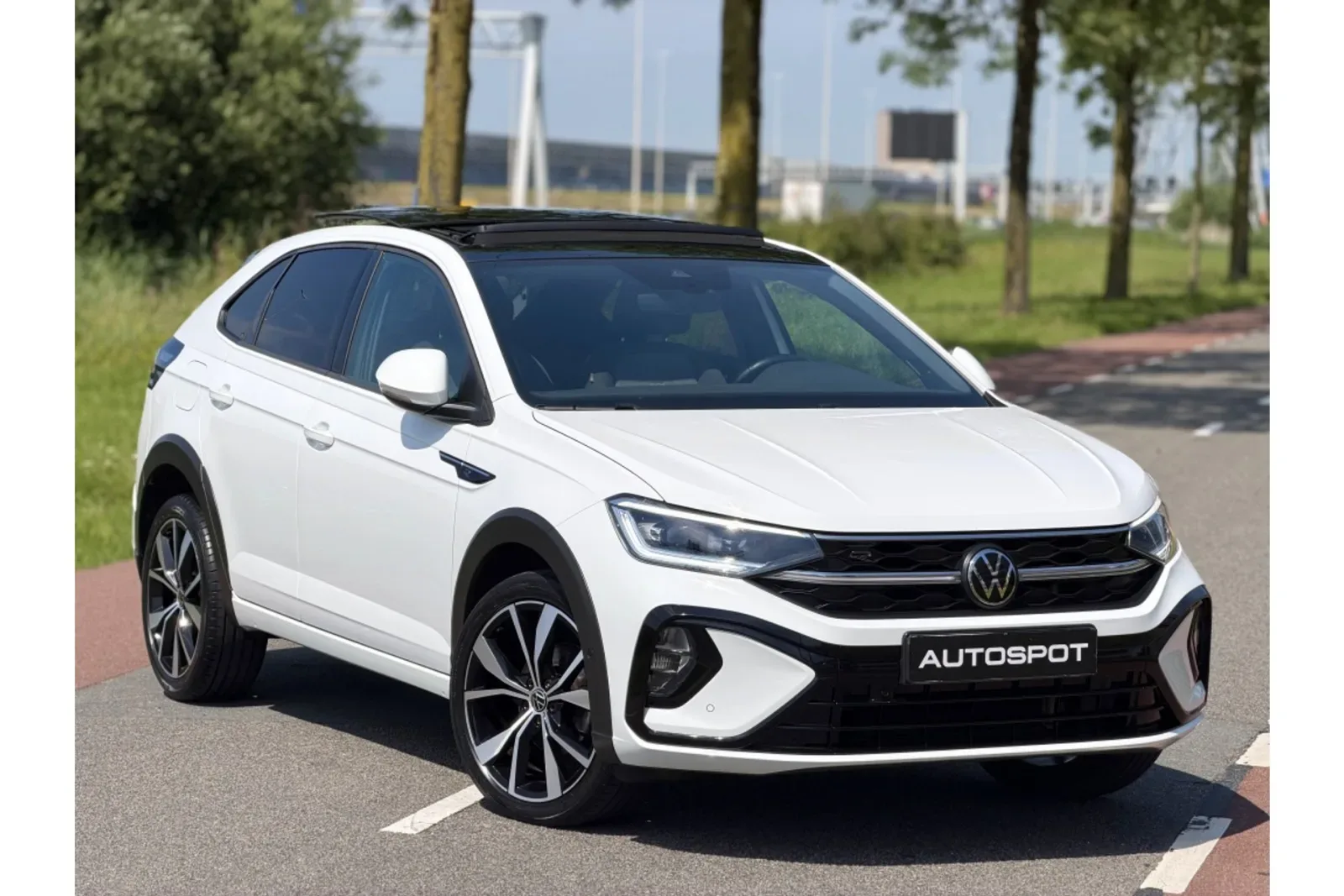 Volkswagen Taigo (2024) — foto 1