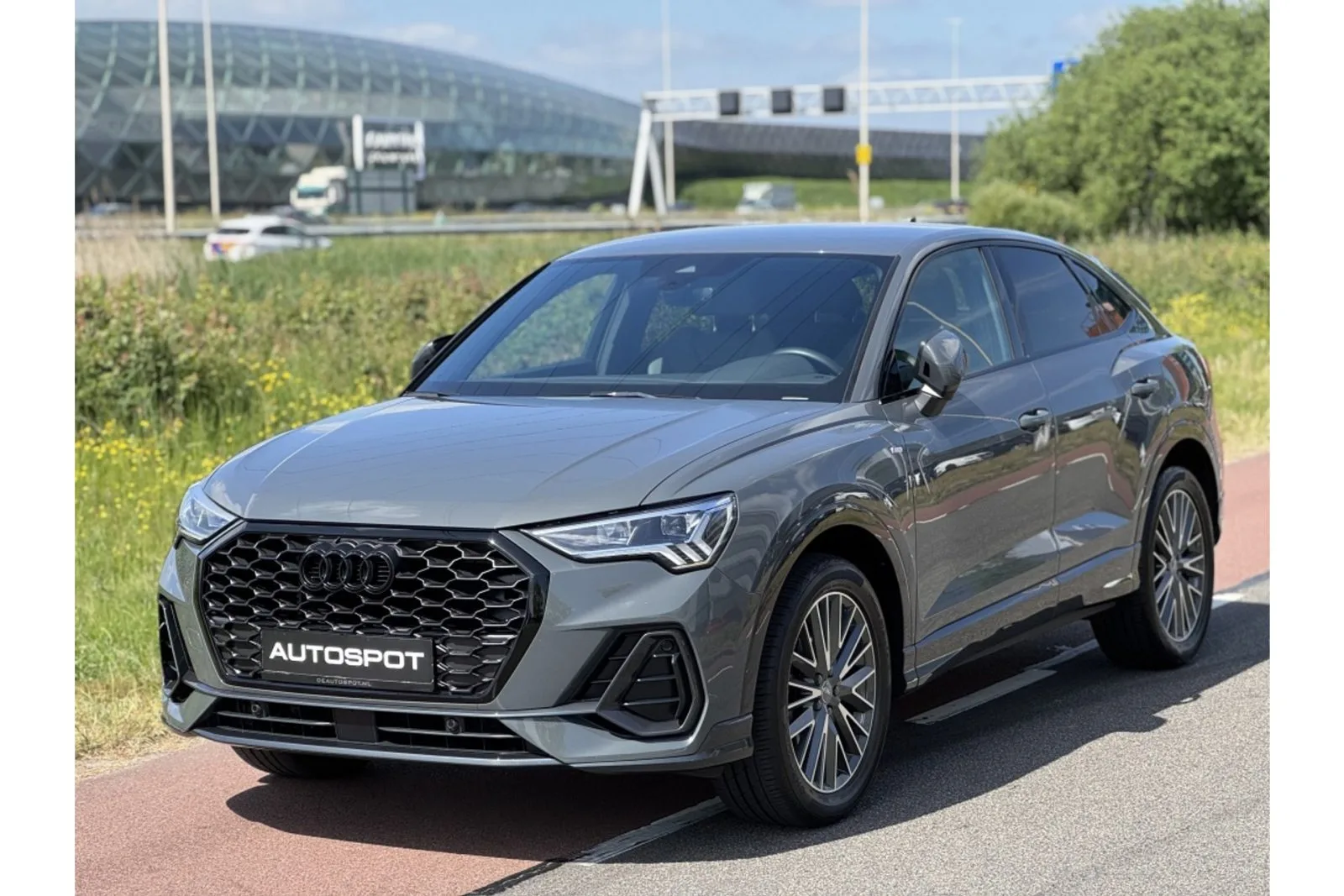Audi Q3 (2020) — foto 1