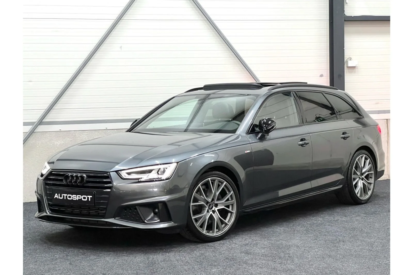 Audi A4 (2019) — foto 1
