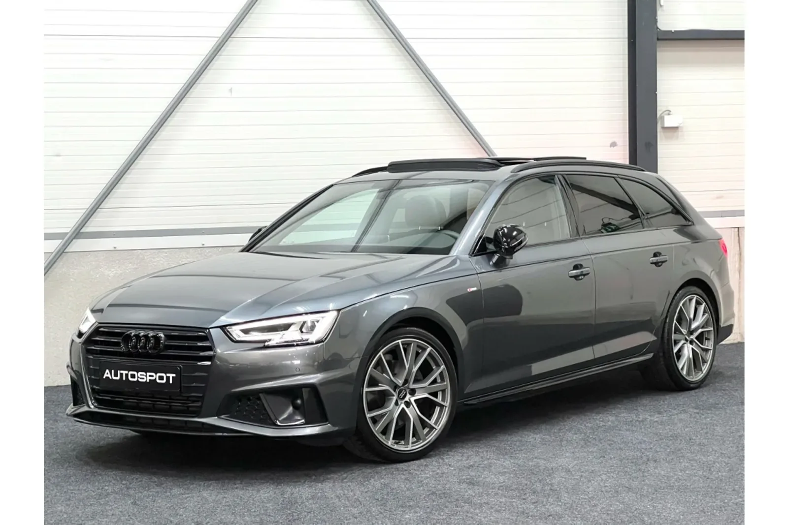 Audi A4 (2019) — foto 1