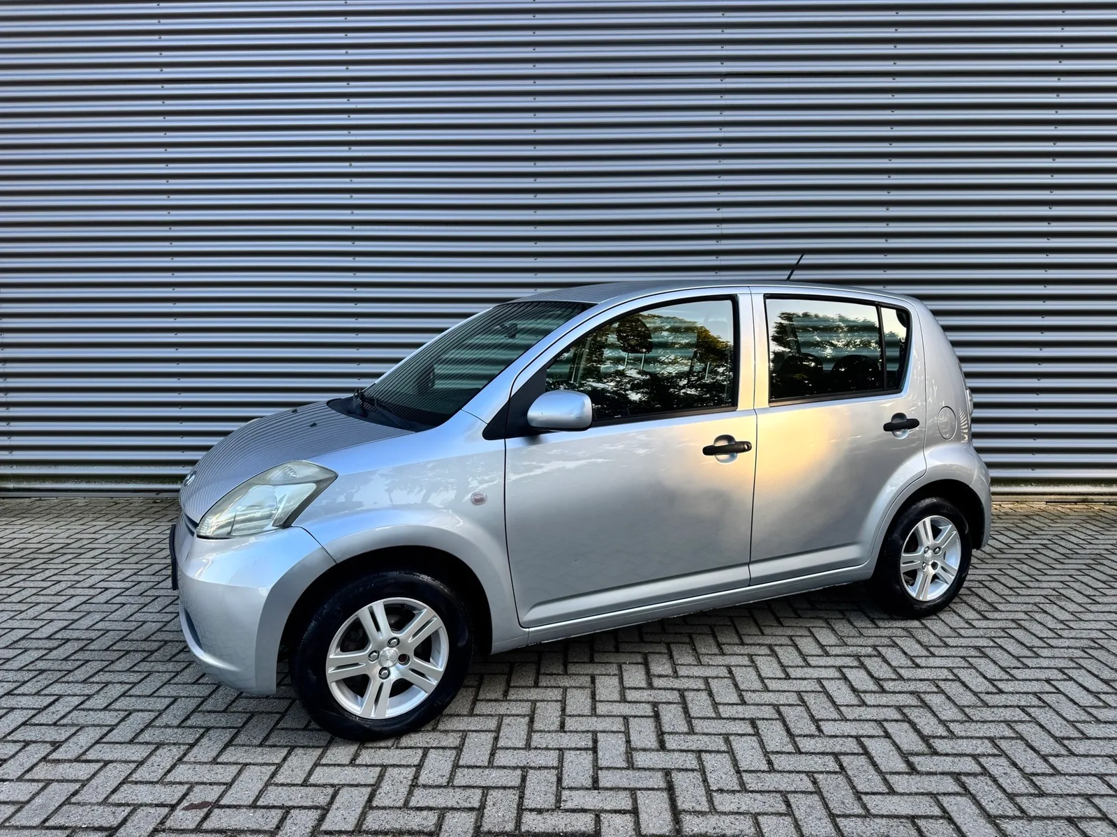 Daihatsu Sirion (2005) — foto 1