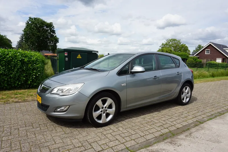Opel Astra (2009)