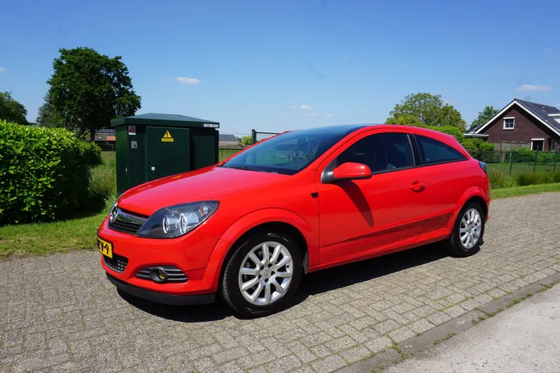 Opel Astra GTC (2009)