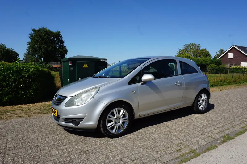 Opel Corsa (2008)
