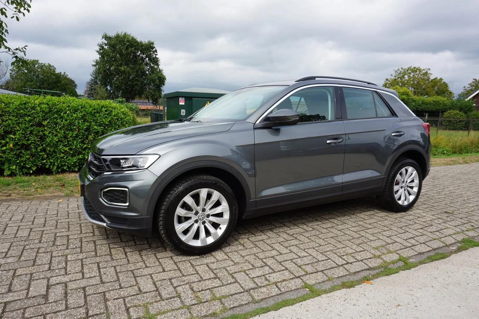 Volkswagen T-Roc (2020) — foto 1