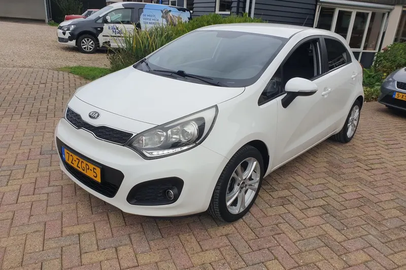 Kia Rio (2013)
