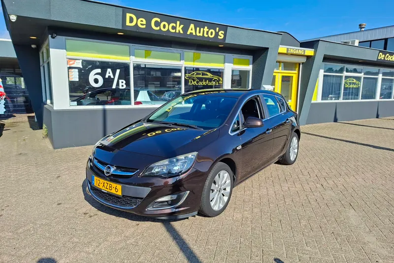 Opel Astra (2012)