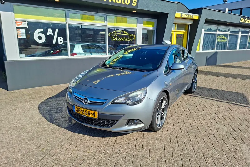 Opel Astra (2012)