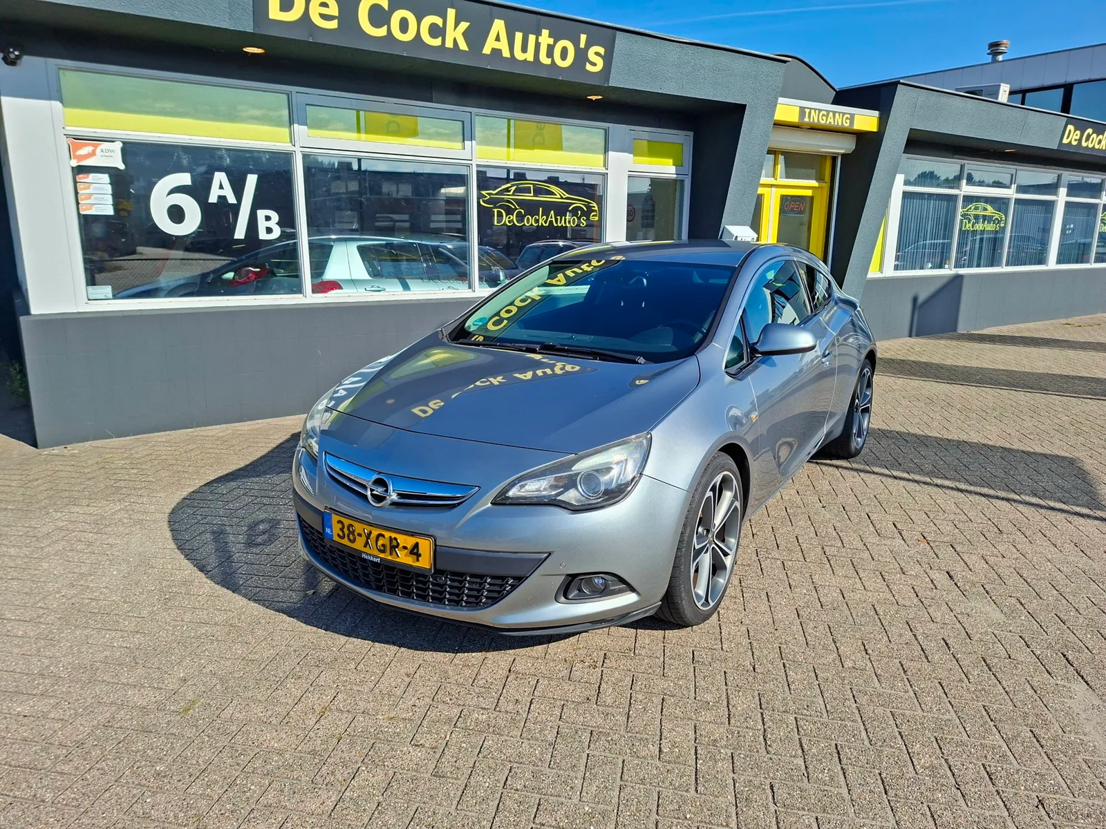 Opel Astra (2012) — foto 1
