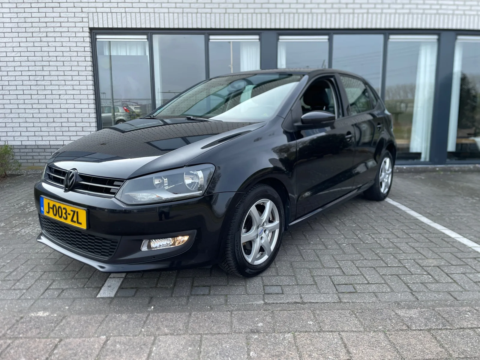 Volkswagen Polo (2013) — foto 1