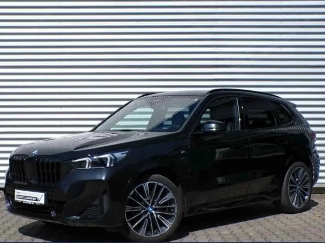 BMW iX1 (2024) — foto 1