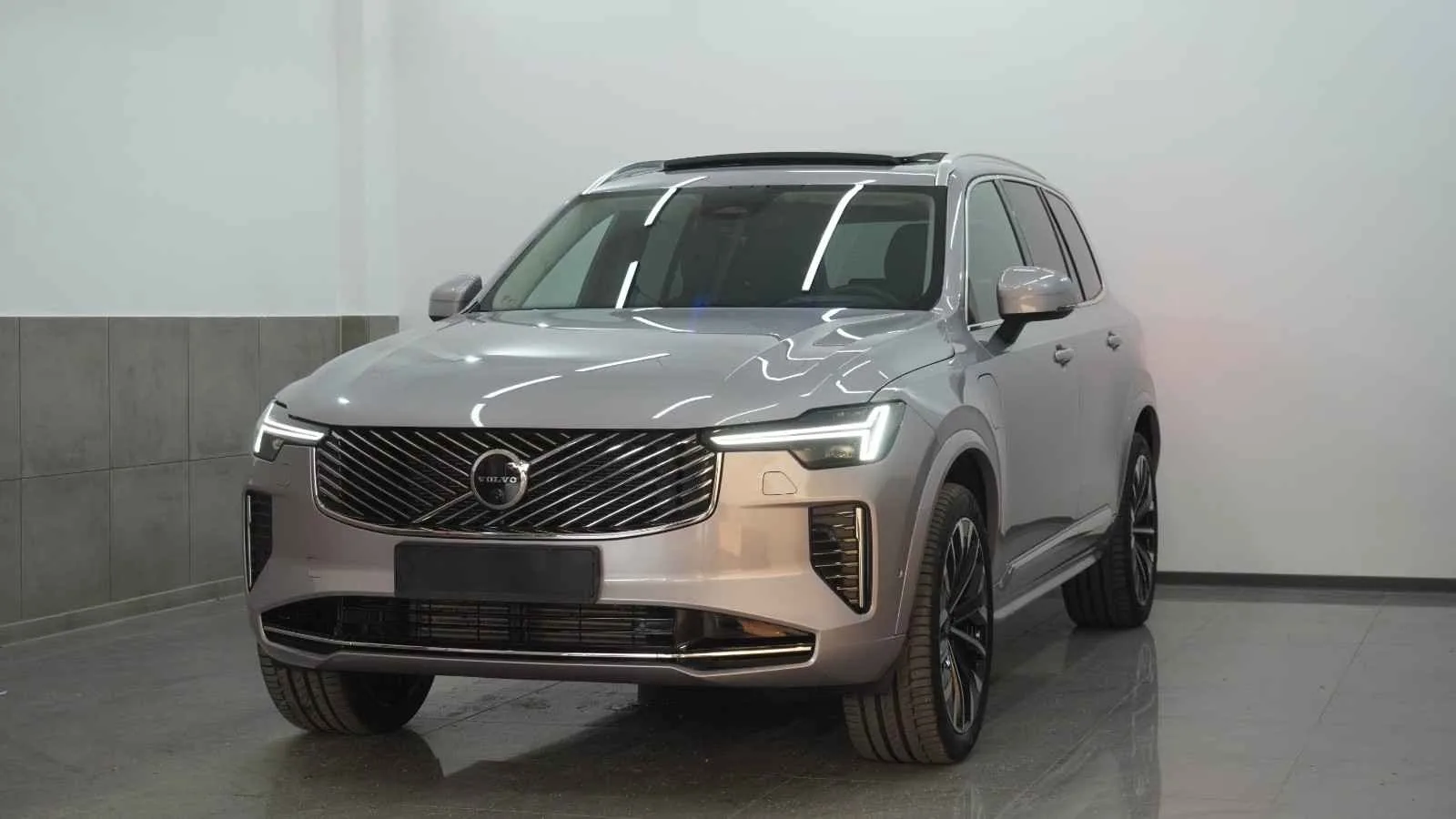 Volvo XC90 (2025) — foto 1