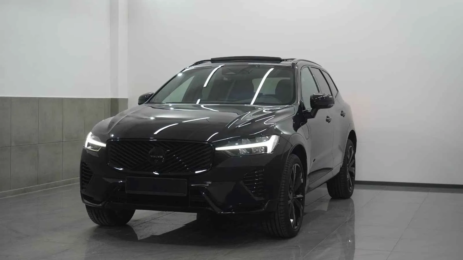 Volvo XC60 (2025) — foto 1