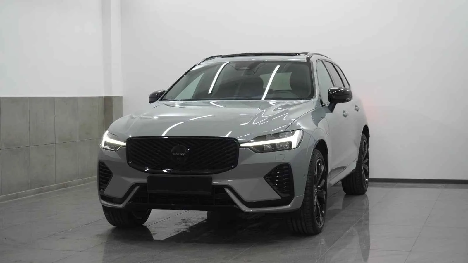 Volvo XC60 (2025) — foto 1