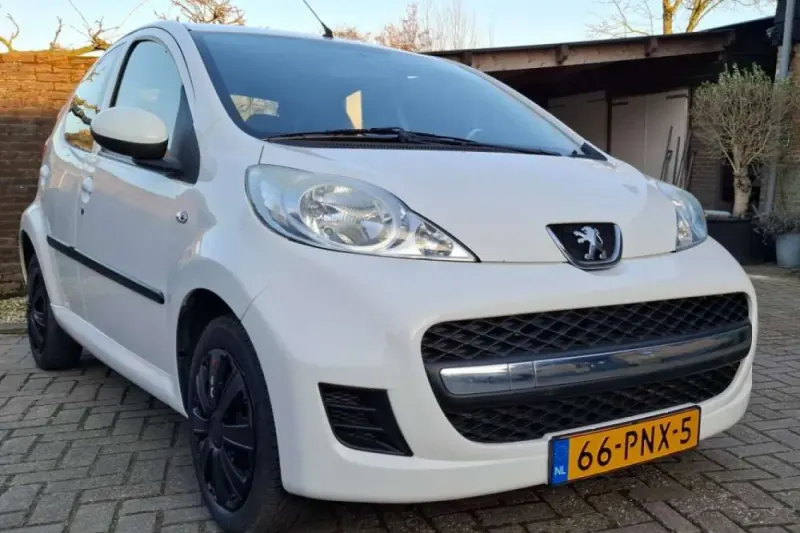 Peugeot 107 (2011)