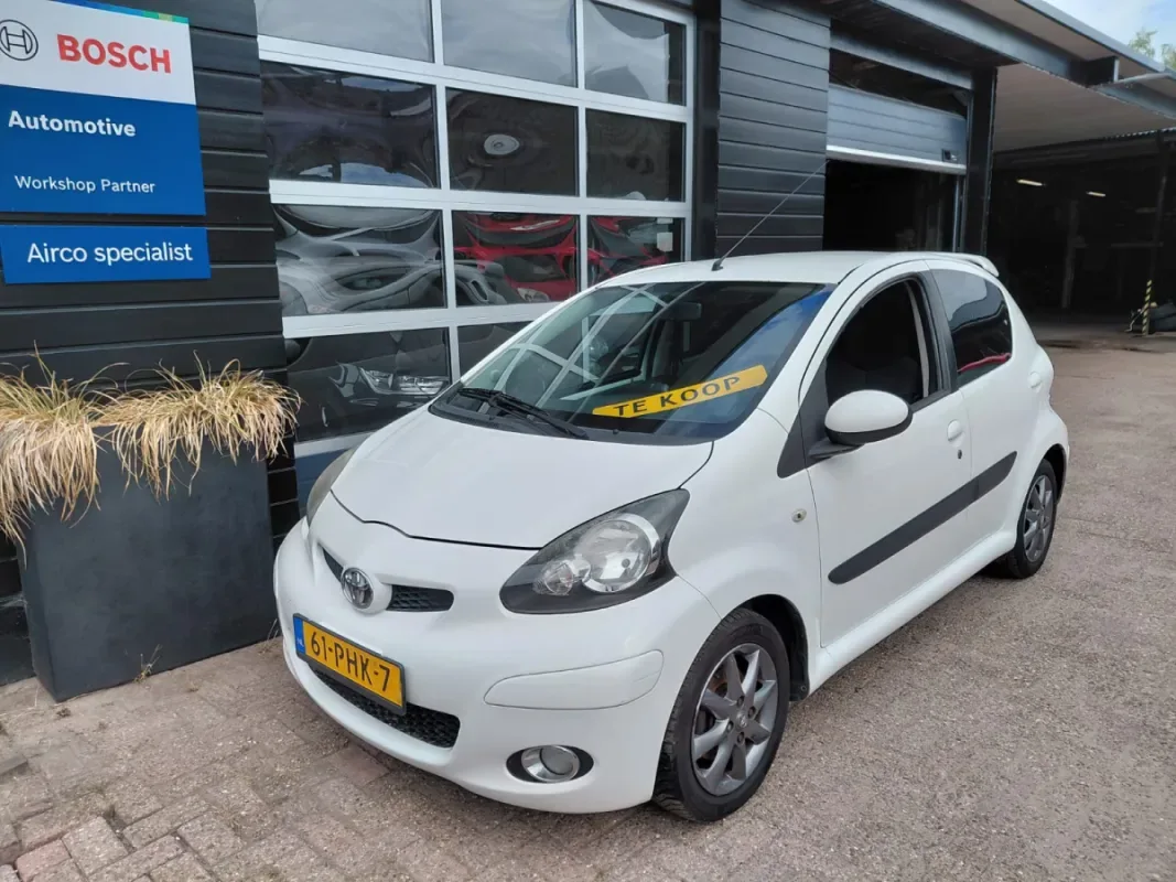 Toyota Aygo (2011) — foto 1