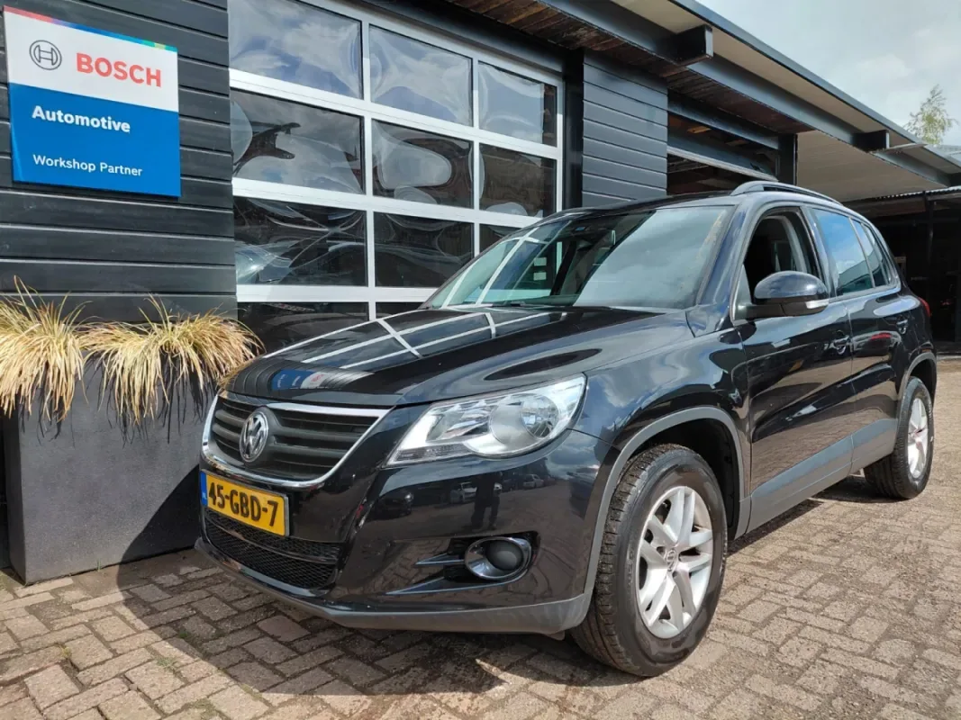 Volkswagen Tiguan (2008) — foto 1