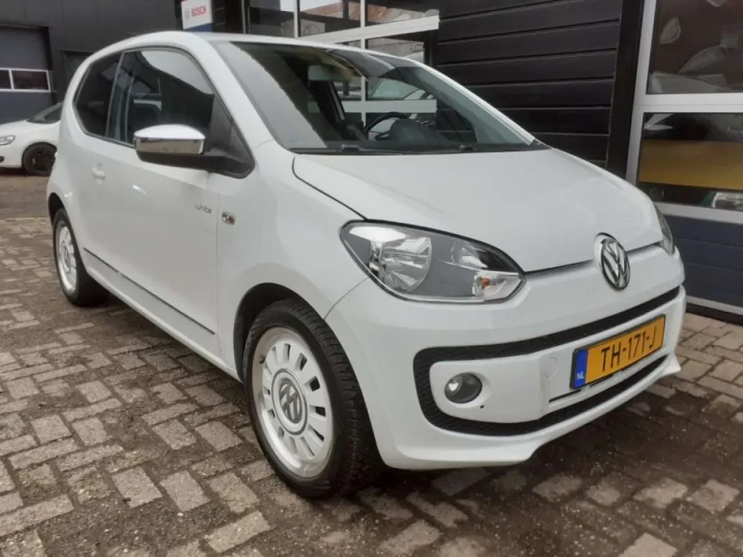 Volkswagen Up (2012) — foto 1