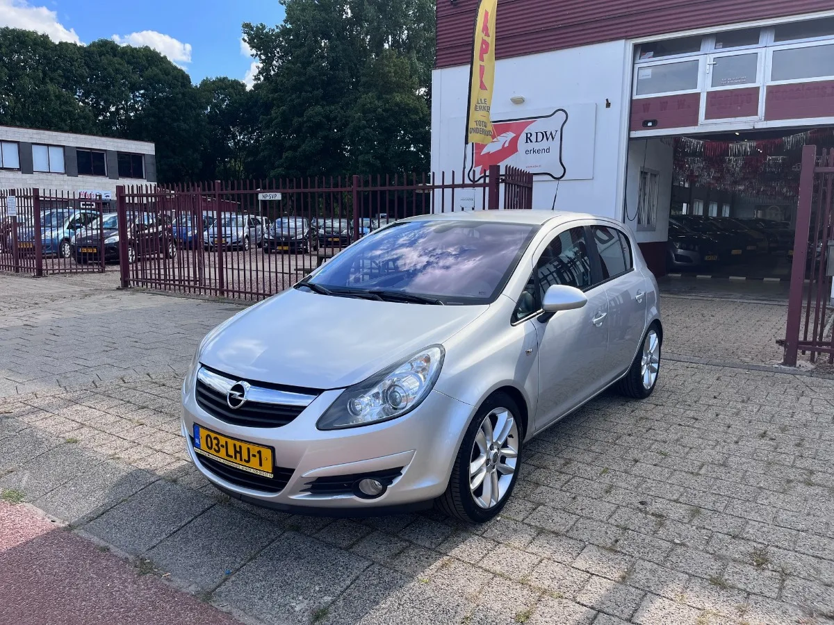 Opel Corsa (2010) — foto 1