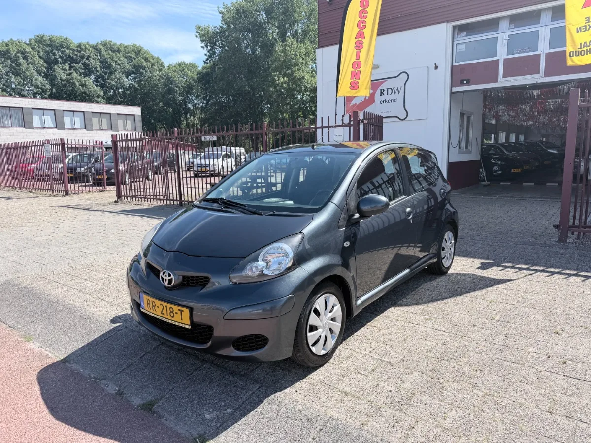 Toyota Aygo (2011) — foto 1