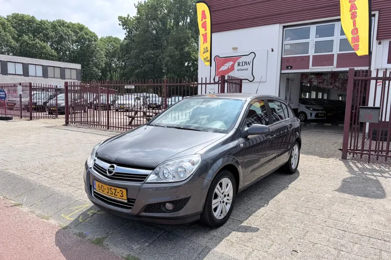 Opel Astra (2009)