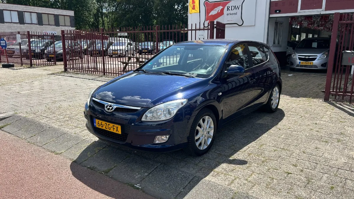 Hyundai i30 (2008) — foto 1