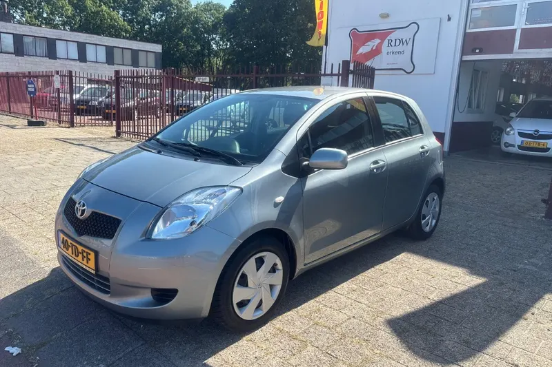 Toyota Yaris (2006)