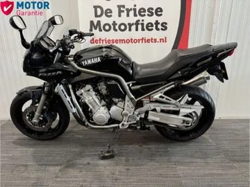 Yamaha FZS 1000 Fazer (2003) — foto 1