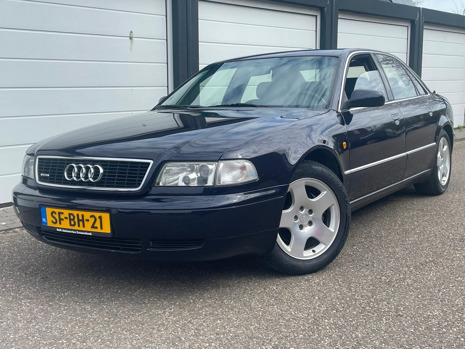 Audi A8 (1997) — foto 1