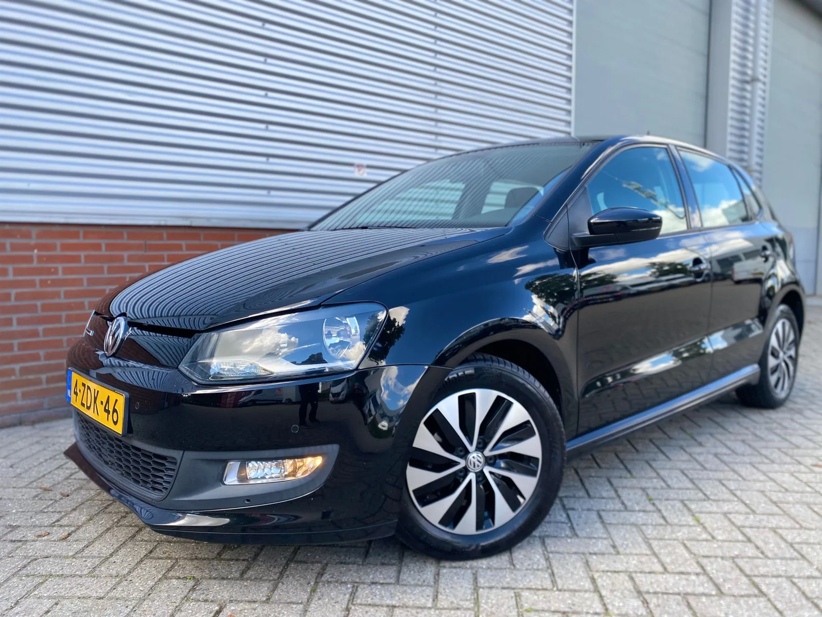 Volkswagen Polo (2014) — foto 1