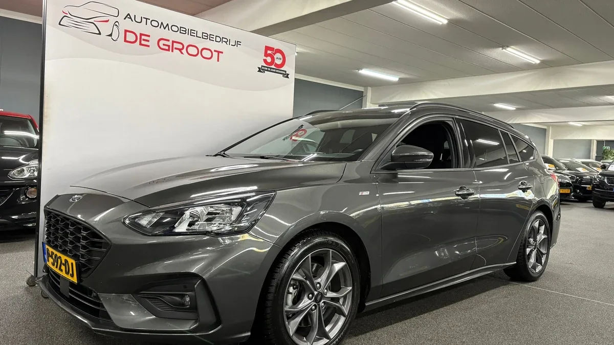 Ford Focus (2022) — foto 1