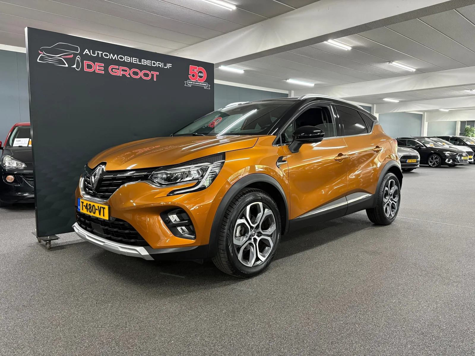 Renault Captur (2020) — foto 1