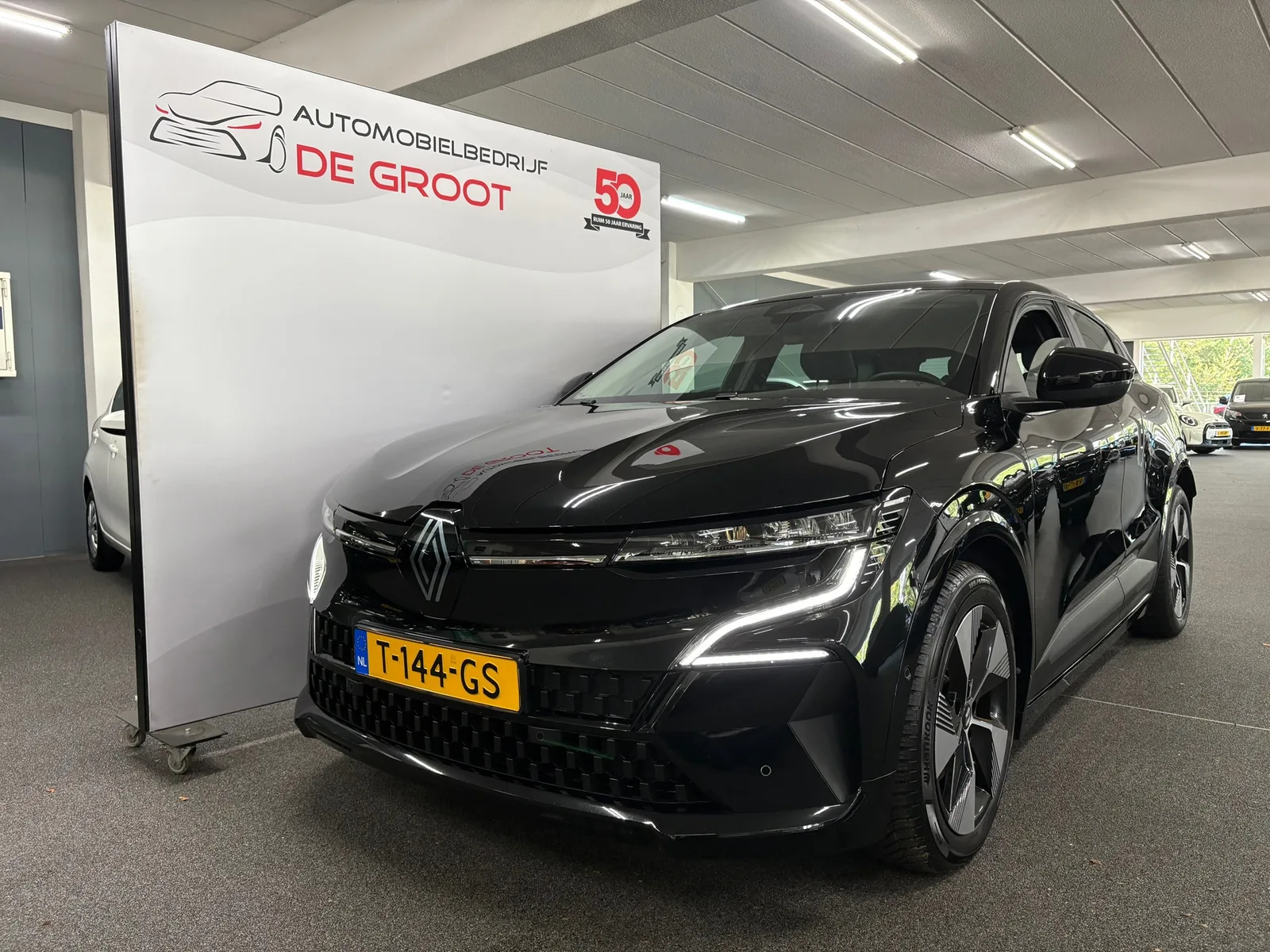 Renault Mégane E-Tech (2024) — foto 1