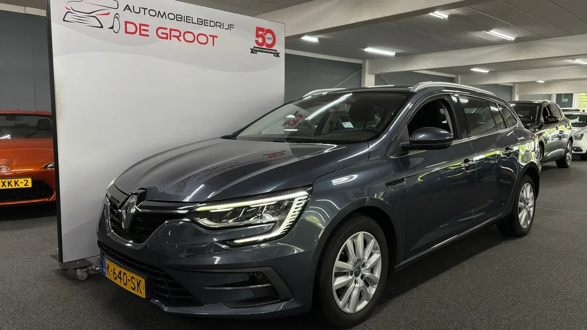 Renault Mégane (2021) — foto 1