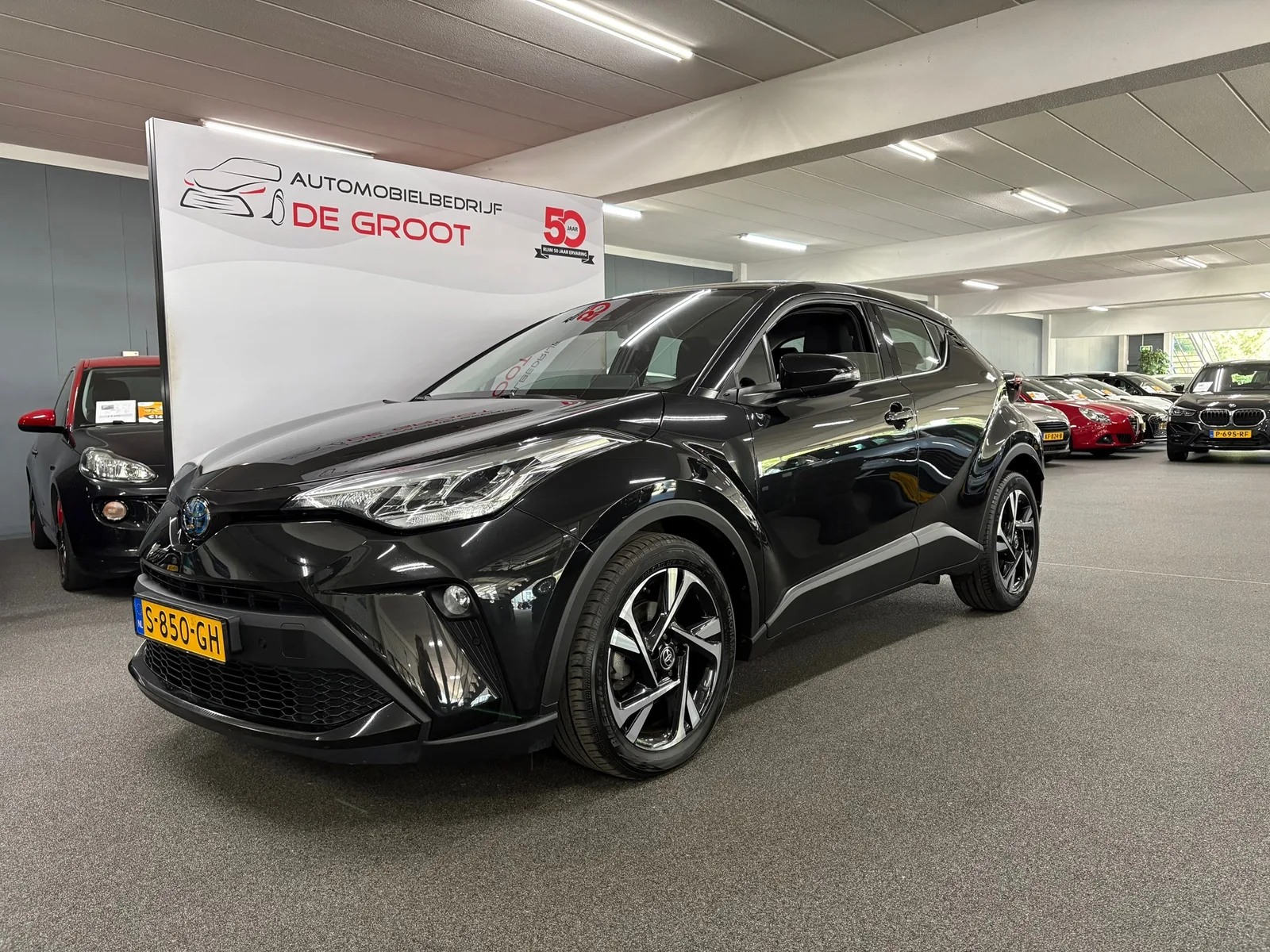 Toyota C-HR (2023) — foto 1