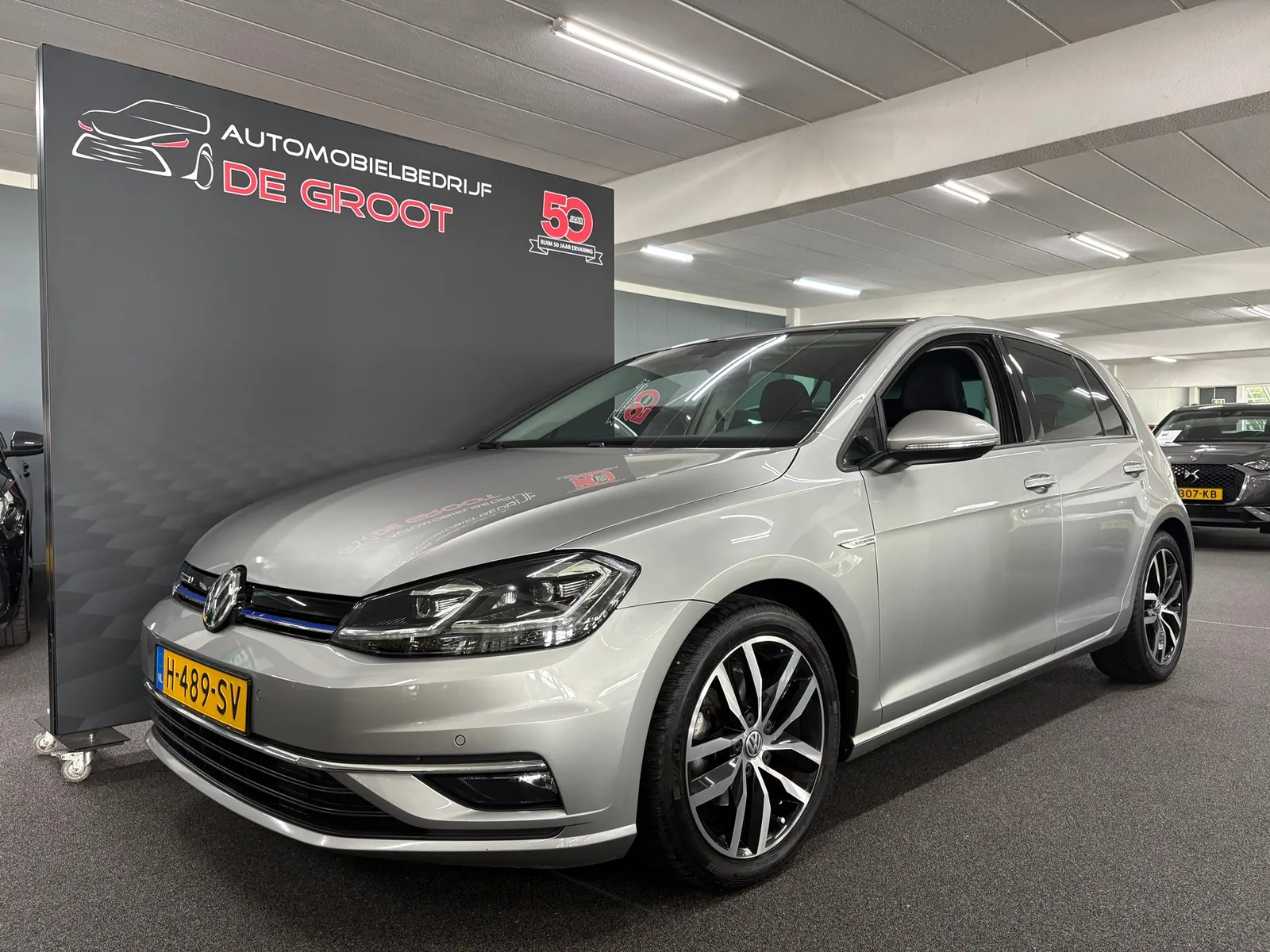 Volkswagen Golf (2020) — foto 1