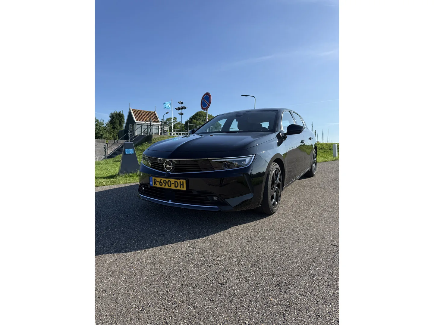 Opel Astra (2022) — foto 1