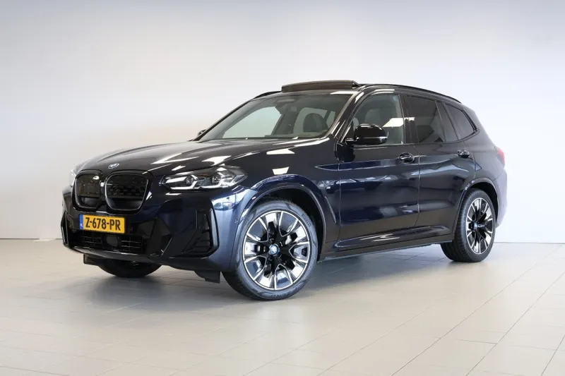 BMW iX3 (2024)