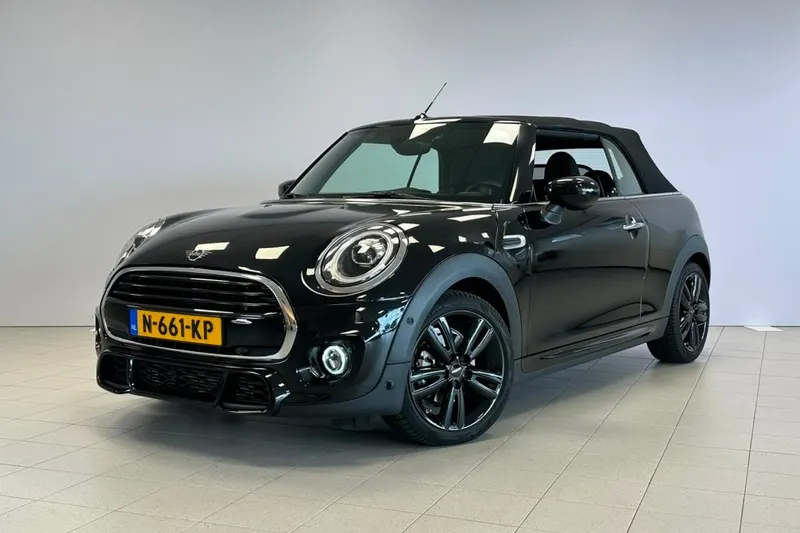 MINI Cabrio (2021)